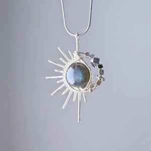Collier fait main Sunburst Wire Wrapped Design vintage unique avec cristaux de pierre de lune Labradorite naturelle bijoux plaqués or - Product Image 1