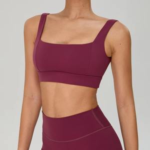 Top Deportivo de Yoga Rosa con Cuello Cuadrado para Mujer, de Alta Sujeción, Transpirable, con Tirantes Anchos, Estilo Crop Top Largo para Gimnasio, con Logotipo Frontal - Product Image 5