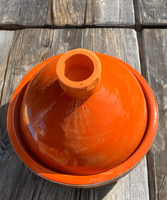Tagine émaillée marocaine traditionnellement faite à la main avec bracelet en métal résistant à la chaleur et poignées ustensiles de cuisine artisanaux marocains décor à la maison