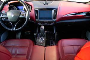 MASERATI LEVANTE S GRANSPORT 2019 d'occasion LHD/RHD - Product Image 3