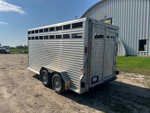 Venta caliente Remolque de ganado con cuartos de estar Precio especial Semirremolque de aves de corral para transporte Remolque de ganado para la venta - Product Image 3