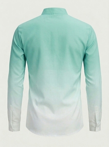 เสื้อเชิ้ตผู้ชายลำลองลายดอกไม้พิมพ์ไล่เฉดสี ป้องกันริ้วรอยสำหรับฤดูร้อน แขนยาว ติดกระดุม ผ้าคอตตอนผสม ปกคอพับได้ รับผลิตแบบ OEM พร้อมสกรีนโลโก้ - Product Image 2