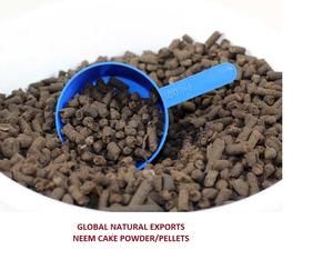 100% poudre de gâteau au neem pur 4MM granulés et granulés à libération contrôlée engrais organique d'algues pour l'agriculture - Product Image 1