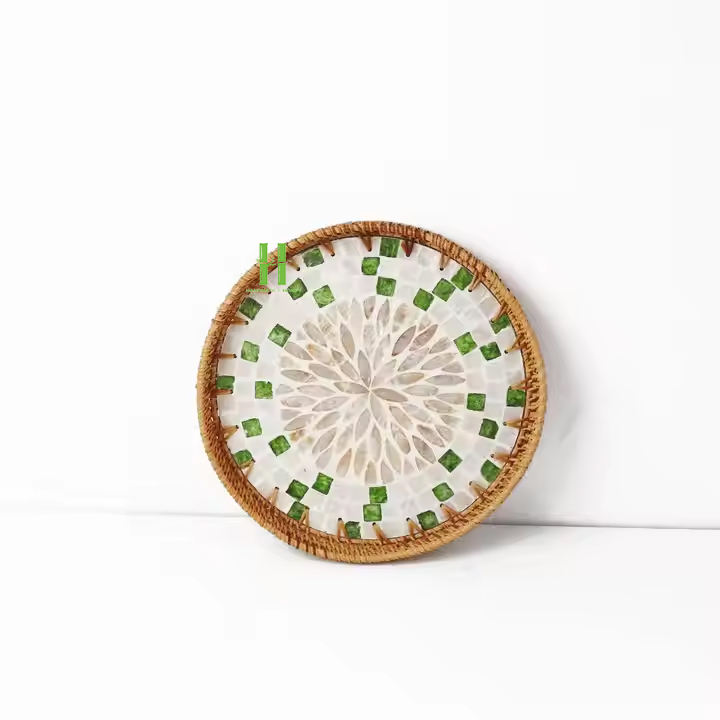 สีเขียวอ่อน