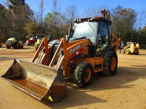 Chargeuse-pelleteuse d'occasion Case 590 Super 4x4 à bas prix, chargeuse frontale avec marteau hydraulique, composants du moteur inclus, disponible dès maintenant - Product Image 4