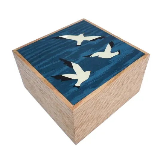 Экологичная деревянная шкатулка с птицами