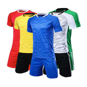 Fabricant OEM d'uniformes de football personnalisés, ensemble maillot et short de haute qualité, tissu respirant, personnalisation de la marque pour les clubs, commandes en gros - Product Image 1