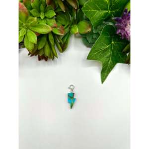 Breloques en turquoise de Mohave et argent sterling serties de pierres, fabriquées par les Navajo, pour les occasions de cadeaux - Product Image 1