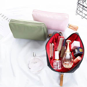 Trousse de Toilette Style Moderne avec Compartiments Intérieurs Organisés, Trousse de Toilette Robuste pour Voyageurs Fréquents et Aventures en Plein Air - Product Image 6