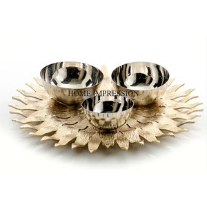 Lot de 3 bols en métal résistant de forme ronde polie miroir brillant avec finition couleur argent et plateau unique le plus fantaisiste plaqué or - Product Image 1