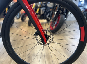 98770935US 2024 Bicicleta de Carretera Eléctrica Futa AXS M Carbon - Product Image 5