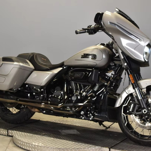 Harley-Davidson Usada del 2023 ®   CVO ™   Street Glide ®   FLHXSE disponible - Product Image 1