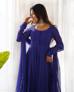 Conjunto de Kurta Anarkali Azul Rey, Georgette de Felpa Suave y Pesada con Bordado Elegante, Ropa Étnica India para Mujer, para Fiestas y Bodas - Product Image 2