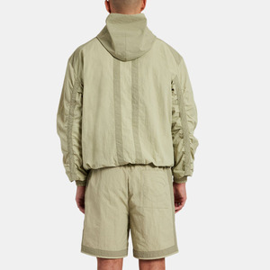 Conjunto Deportivo de Dos Piezas para Hombre, Chaqueta Cortavientos Personalizada y Pantalones Cortos Deportivos con Capucha y Cremallera, Estilo Urbano - Product Image 6