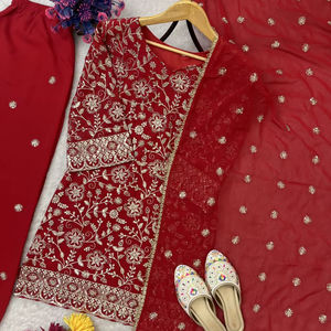 Ensemble Kurta Pantalon de Soirée Élégant Brodé avec Dupatta - Product Image 6