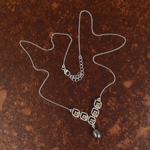 สร้อยคอจี้เงินแท้ดีไซน์เรขาคณิตประดับมุกธรรมชาติ |   เครื่องประดับทำมือที่มีเอกลักษณ์ - Product Image 4