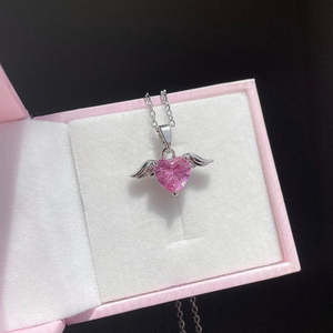 Colgante de Corazón Rosa Plateado Hallmark, Joyería Religiosa Romántica Chapada en Oro con Zirconia, Regalo Perfecto para Cualquier Ocasión - Product Image 3