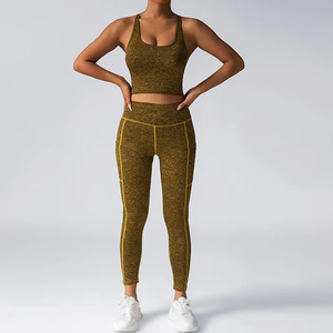 Offre Spéciale Ensemble de yoga grande taille de haute qualité pour femmes Design unique Motif solide Position du logo avant Séchage rapide Écologique - Product Image 6