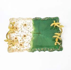 Plateau en résine avec sous-verres, modèle personnalisable, design durable, fait à la main, ensemble décoratif pour salon, salle à manger, bureaux - Product Image 3