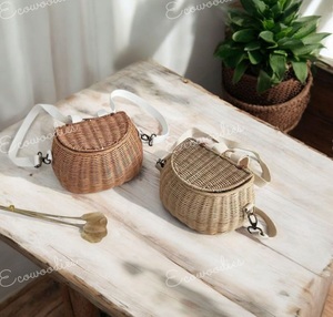 Petit sac à main pour enfants en rotin fait à la main à bas prix activités de plein air mini sac au design unique pour femmes - Product Image 4