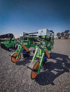 Nueva máquina sembradora de maíz neumática de 2-4 filas, sembradora de granja con caja de fertilizante y sembradora disponible con motor - Product Image 5