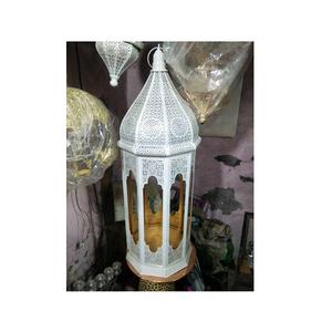 Lanternes marocaines artisanales en métal enduit de poudre d'or - Product Image 3