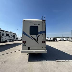 Camping-car d'occasion 2022 T-h-o-r F-r-e-e-d-o-m T-r-a-v-e-l-e-r A32, camping-car de croisière avec toit relevable, Euro 6, 4-6 personnes, une chambre, motorhome - Product Image 6