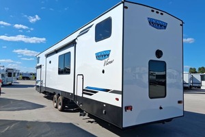 Usado 2023 F-o-r-e-s-t R-i-v-e-r S-a-l-e-m V-i-l-l-a G-r-a-n-d 4-2-D-L en venta - Product Image 4