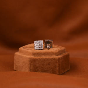 Pendientes de tuerca de diamante cultivado en laboratorio de corte redondo chapado en oro macizo de 18KT de lujo clásico regalo perfecto para su cumpleaños - Product Image 3