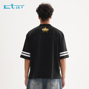 เสื้อยืดตาข่ายฟุตบอลสำหรับผู้ชายเสื้อยืด100% พิมพ์ลายหน้าจอมีรายละเอียดแขนลายทางทำจากโพลีเอสเตอร์พอดีแบบผ่อนคลาย - Product Image 3