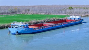 Nave Portacontainer da 90m Prodotta in Cina, Imbarcazione da Lavoro per Trasporto Merci, <span class=keywords><strong>Chiatta</strong></span> in Vendita, Nave Cargo Multiuso per Spedizione Container - Product Image 4