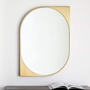 Miroir décoratif de luxe avec des détails artistiques, parfait pour les espaces intérieurs modernes et classiques - Product Image 1