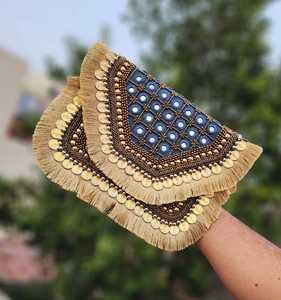 Pochette perlée bohème traditionnelle sac à main ethnique fait à la main avec glands pour les mariages fonctions et festivals - Product Image 2