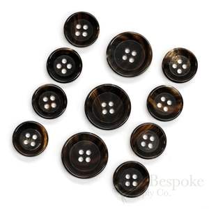 Boutons en corne de buffle écologiques faits à la main avec finition polie pour vêtements de créateurs et couture sur mesure, fabrication artisanale - Product Image 2