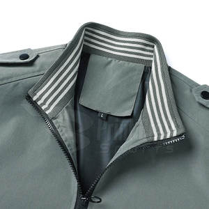 เสื้อแจ็คเก็ตบอมเบอร์ผู้ชายสีพื้นแบบซิปเต็มตัว คุณภาพพรีเมียม น้ำหนักเบา เหมาะสำหรับฤดูหนาว - Product Image 3