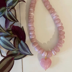 สร้อยคอเรซินอีพ็อกซี่เคลือบสีสันสดใสรูปแบบนางฟ้าที่ทันสมัยออกแบบเองโมเดลคุณภาพสูงน้ำหนักเบาและทนทานทันสมัย - Product Image 1