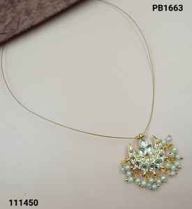 Dernier Motipearl indien Kundan Chand Forme Pendentif Élégant ChokerNecklace Set Traditionnel À La Mode Plaqué Or Ensemble de Bijoux - Product Image 2