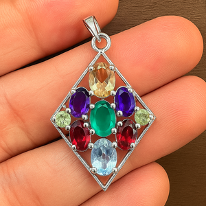 Pendentif en argent sterling plaqué rhodium avec pierres précieuses multiples - Bijoux minimalistes faits à la main - Product Image 1