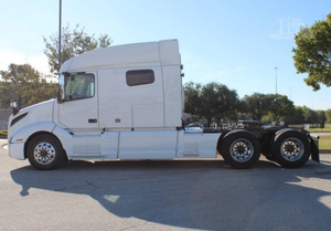 รถบรรทุกแบบมีห้องนอนมือสอง ราคาประหยัด ปี 2021 2022 2023 รถบรรทุกมีห้องนอน Vol_vo VNL64T740 - Product Image 3