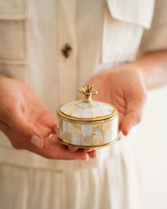 Boîte de rangement en nacre de qualité supérieure pour la décoration de la maison, la coiffeuse et les occasions spéciales, disponible à prix d'exportation - Product Image 2