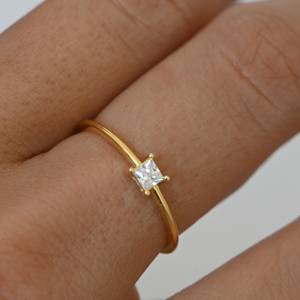 Bague élégante et classique en argent 925 avec zircon cubique, faite à la main, tendance, de qualité supérieure, pour femmes, pour mariage, anniversaire, fête - Product Image 3