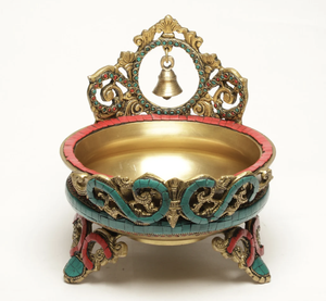 Urli en métal plaqué or finition antique avec style ange pour mariage et événements Décoration d'intérieur en provenance d'Inde - Product Image 1