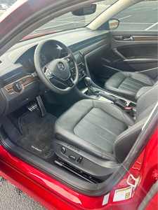 Pre-Owned Clean 2022 Volks-wagen Passa-t 2.0T SE - Product Image 4