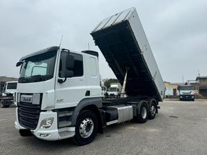DAF CF 460 FA 2016, Camión Volquete de Tres Ejes 6X2 - Product Image 2