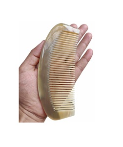Peigne en corne naturelle de qualité supérieure, outil de toilettage et de coiffage durable avec des dents lisses - Product Image 3
