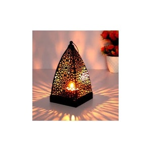 Lanterne découpée au design attrayant, lampe bougeoir moderne pour décoration intérieure, accessoires d'éclairage pour fournisseurs de gros - Product Image 1