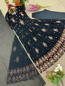 มีสีขาวคลาสสิกและสีทองร่วมสมัยคู่ kurti พร้อมกางเกงเลกกิ้งปักลายและชุด dupatta ที่มีขอบ - Product Image 3