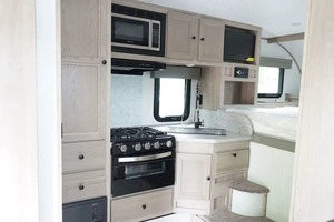 Venta de Fábrica, NUEVO Diseño, Mini Caravana Ligera de Aluminio Desplegable para Camioneta, Remolque de Caravana, en Existencia - Product Image 5