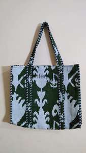 Bolso de Algodón Acolchado Reversible Hecho a Mano, Bolso de Hombro de Compras Respetuoso con el Medio Ambiente, con Cierre de Cadena y Diseño de Estampado Floral - Product Image 3