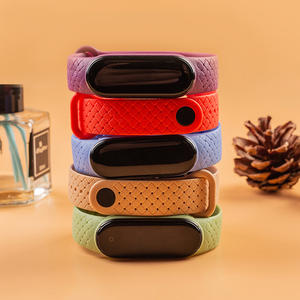 Lot de 5 bracelets sport en silicone compatibles avec Mi Band 3/4 - Product Image 2